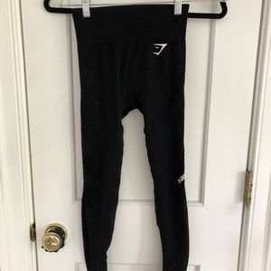 Gym shark leggings